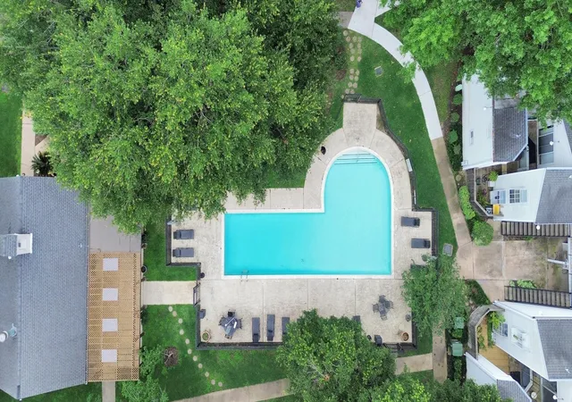 2nd image of 9809 Richmond Ave #C13, Houston, TX 77042 | MLS# 36563207