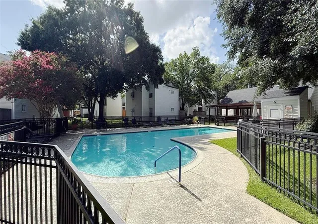 3rd image of 9809 Richmond Ave #C13, Houston, TX 77042 | MLS# 36563207