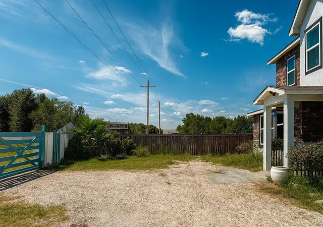 2nd image of 805 County Road 3550, Cleveland, TX 77327 | MLS# 62669288