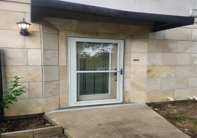 4th image of 3501 Chenevert St #2, Houston, TX 77004 | MLS# 62470117