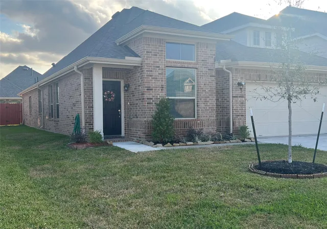 Photo 3 of Single family home for sale at 2923 Painted Sunrise Trl, Houston, TX 77045 | MLS# 7060342 | Listing updated on 2026-09-09