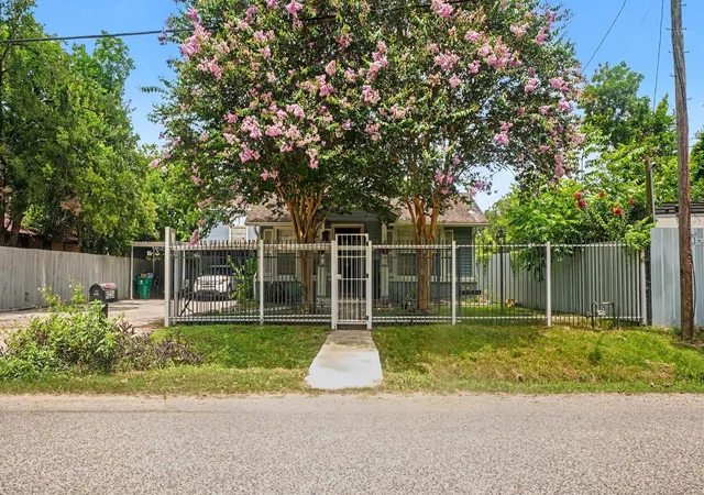 Photo 3 of Multi family home for sale at 9226 Dodson St, Houston, TX 77093 | MLS# 60998897 | Listing updated on 2026-09-05