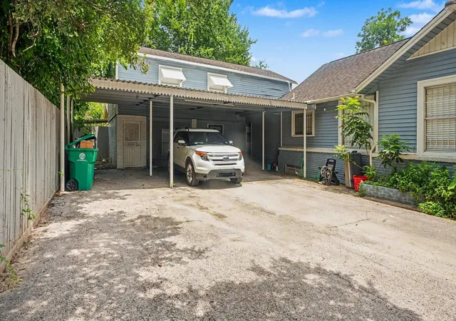 Listing Photo 5 - Condo for sale in building located at 9226 Dodson St, Houston, TX 77093
