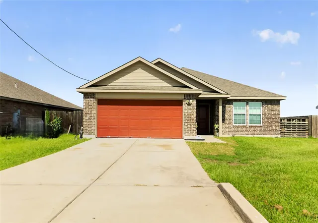 Photo 3 of Single family home for sale at 686 Road 5105, Cleveland, TX 77327 | MLS# 5873620 | Listing updated on 2026-09-18