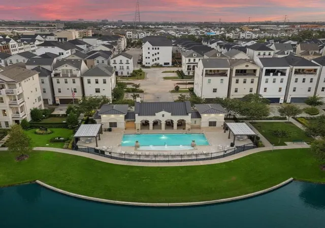 3rd image of 3509 Eaton Estates Ln, Houston, TX 77055 | MLS# 81193612