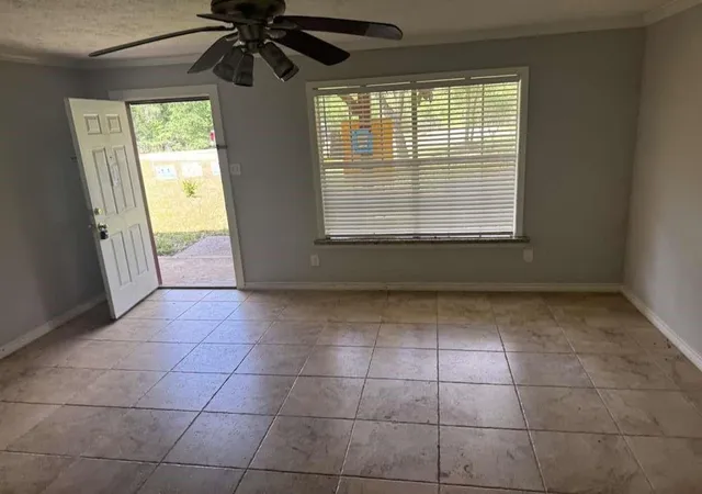 Photo 3 of Single family home for sale at 1821 Live Oak Dr, Conroe, TX 77301 | MLS# 67396678 | Listing updated on 2026-06-17