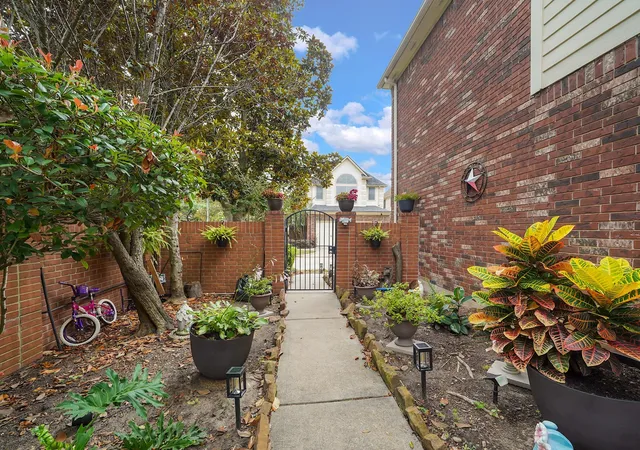 3rd image of 14402 Westbury Ct, Houston, TX 77084 | MLS# 89816663