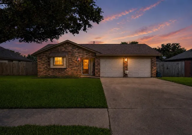 1st image of 11734 Alamo Dr, La Porte, TX 77571 | MLS# 75252536