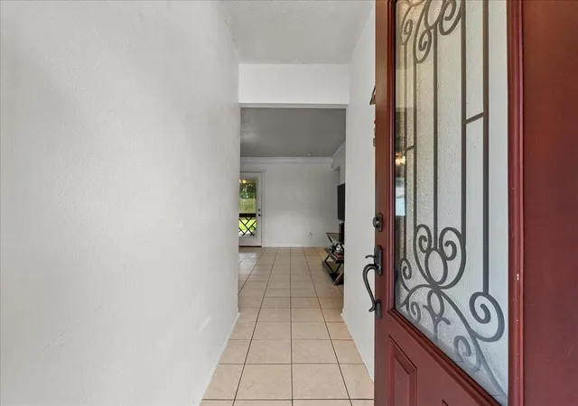 4th image of 11734 Alamo Dr, La Porte, TX 77571 | MLS# 75252536