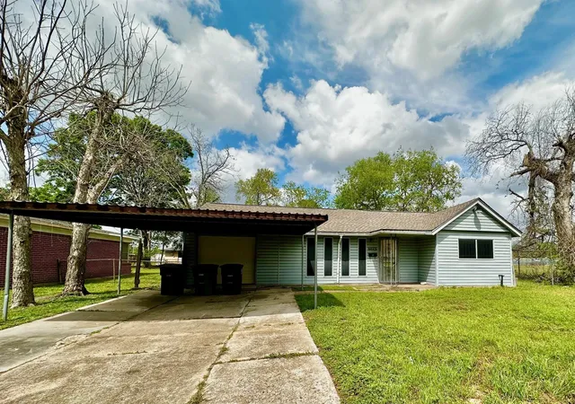 Photo 1 of Single family home for sale at 6023 Belarbor St, Houston, TX 77033 | MLS# 13991104 | Listing updated on 2026-04-28