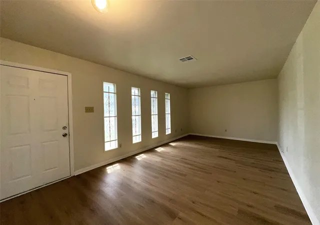 Photo 3 of Single family home for sale at 6023 Belarbor St, Houston, TX 77033 | MLS# 13991104 | Listing updated on 2026-04-28