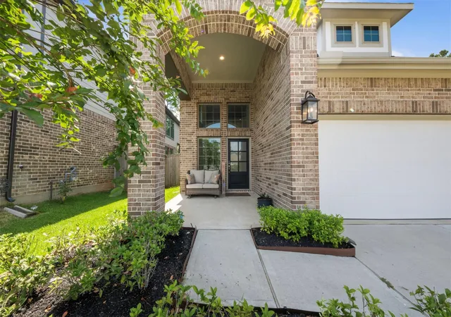 2nd image of 115 Lukewood Cir, Willis, TX 77318 | MLS# 2452381