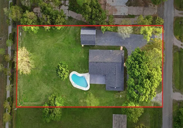 2nd image of 1011 Sycamore Rd, Richmond, TX 77469 | MLS# 39130309