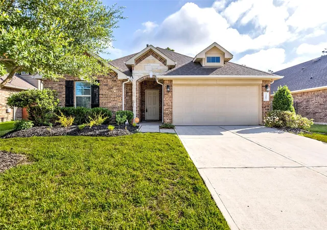 Photo 2 of Single family home for sale at 7417 Mango Orchard Ln, Conroe, TX 77304 | MLS# 15328078 | Listing updated on 2026-08-26