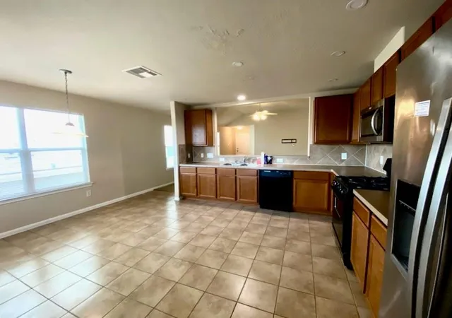 3rd image of 19434 Plantation Cove Ln, Katy, TX 77449 | MLS# 60240141