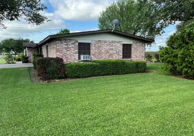 5th image of 103 Greenbriar Dr, Wharton, TX 77488 | MLS# 5727150