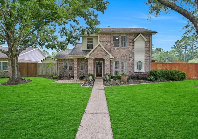 Photo 1 of Single family home for sale at 1018 Londonderry Ave, Friendswood, TX 77546 | MLS# 47614488 | Listing updated on 2026-08-26