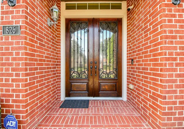 Photo 3 of Single family home for sale at 826 Delford Wy, Sugar Land, TX 77479 | MLS# 21985608 | Listing updated on 2026-10-04