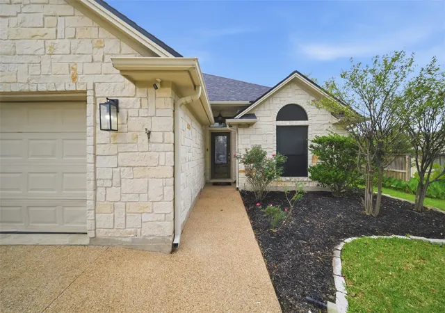 2nd image of 809 Emerald Dove Ave, College Station, TX 77845 | MLS# 60383571
