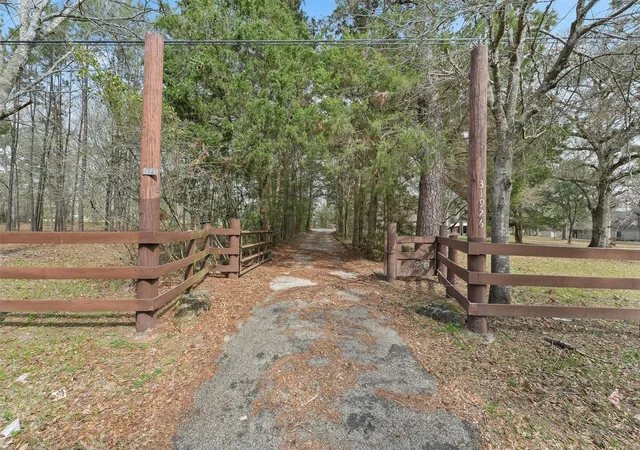 1st image of 31926 Dobbin Huffsmith Rd, Magnolia, TX 77354 | MLS# 96499925