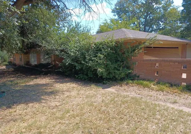 Homes for sale in Wichita Falls, TX | 2615 Amherst Dr, Wichita Falls, TX 76308 | MLS# 7113819
