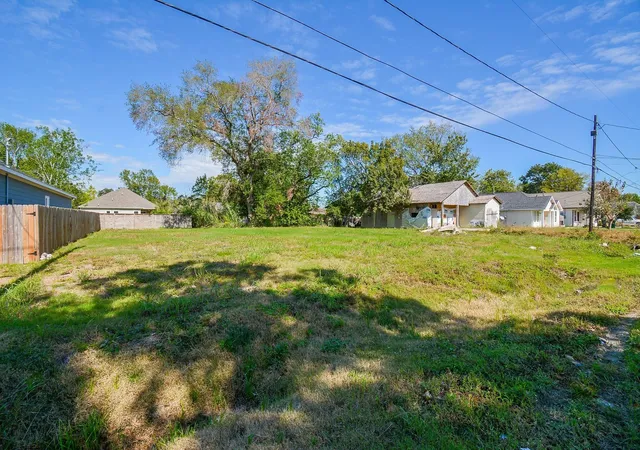 Photo 2 of Land for sale at 4607 Larkspur St, Houston, TX 77051 | MLS# 90205594 | Listing updated on 2026-08-19