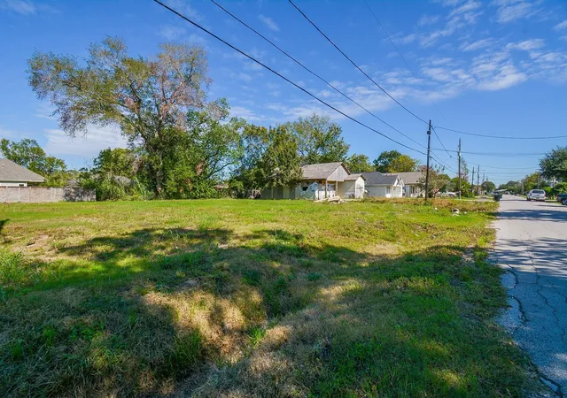 Photo 3 of Land for sale at 4607 Larkspur St, Houston, TX 77051 | MLS# 90205594 | Listing updated on 2026-08-19