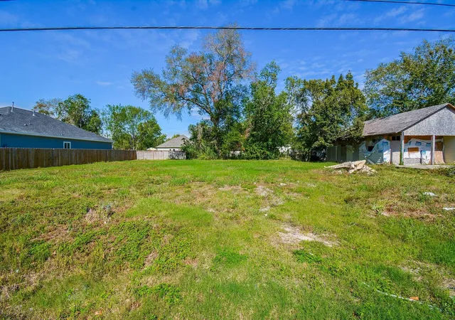Photo 3 of Land for sale at 4607 Larkspur St, Houston, TX 77051 | MLS# 90205594 | Listing updated on 2026-08-19