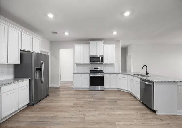 4th image of 13717 Blue Breaker Dr, Santa Fe, TX 77510 | MLS# 26957357