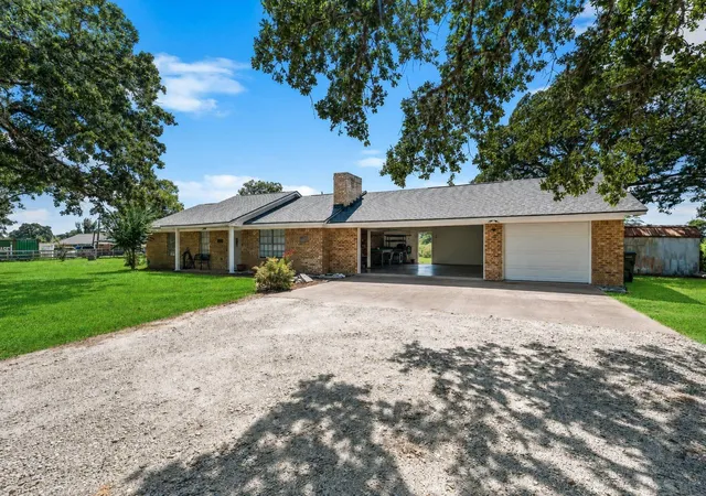 Photo 3 of Sale Pending at 25739 Old Howth Rd, Hempstead, TX 77445 | MLS# 96277765 | Listing updated on 2026-09-22