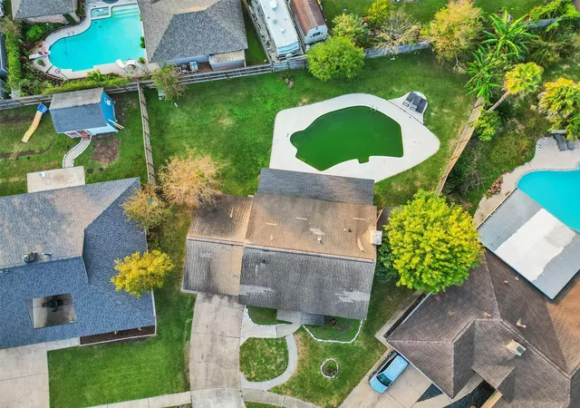 3rd image of 925 N Amy Dr, Deer Park, TX 77536 | MLS# 20227925