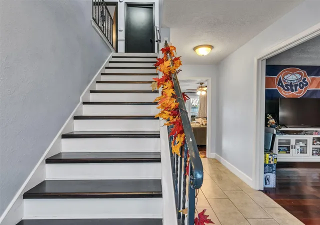 4th image of 925 N Amy Dr, Deer Park, TX 77536 | MLS# 20227925