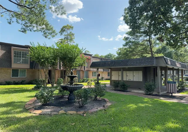 2nd image of 12633 Memorial Dr, Houston, TX 77024