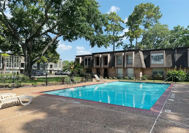 2nd image of 12633 Memorial Dr #74, Houston, TX 77024 | MLS# 2998066