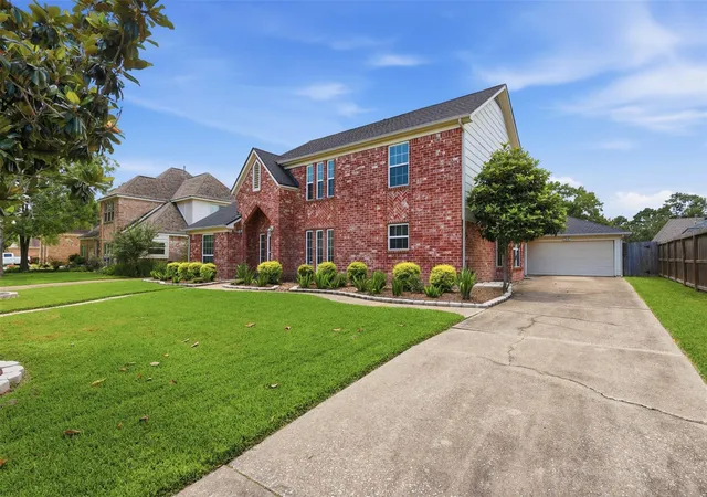 Photo 3 of Single family home for sale at 19803 Oak Briar Dr, Humble, TX 77346 | MLS# 82964611 | Listing updated on 2026-08-30