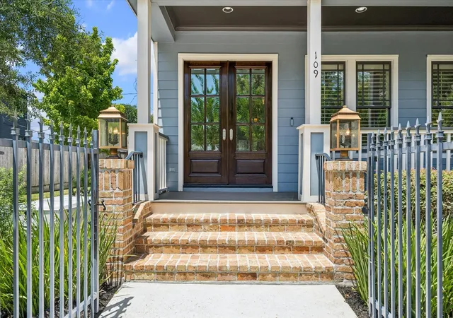 2nd image of 109 Munford St, Houston, TX 77008 | MLS# 26640291