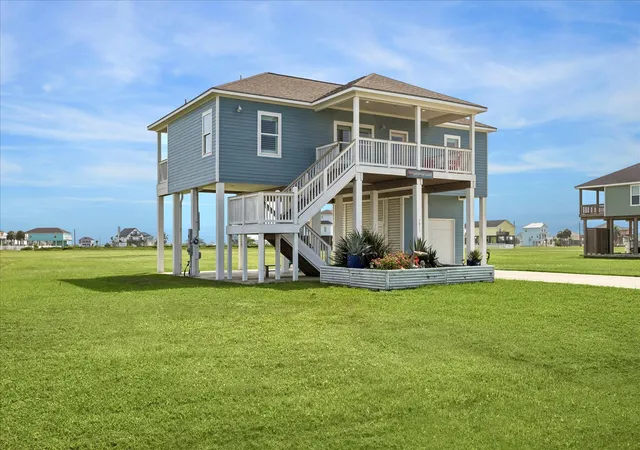 Photo 2 of Single family home for sale at 3811 Kiva Rd, Galveston, TX 77554 | MLS# 53428765 | Listing updated on 2026-06-16