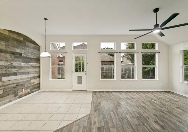 2nd image of 908 Dogwood Dr, Burleson, TX 76028 | MLS# 48505147