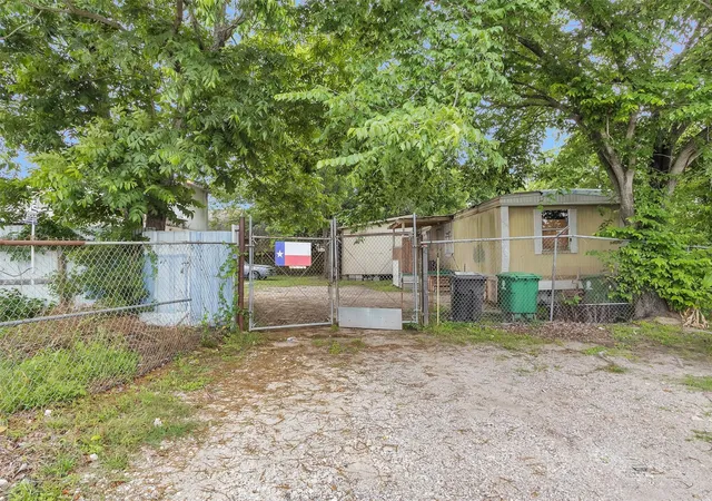 Photo 1 of Land for sale at 9650 E Hardy Rd, Houston, TX 77093 | MLS# 44965756 | Listing updated on 2026-07-21
