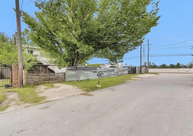 Photo 3 of Land for sale at 9650 E Hardy Rd, Houston, TX 77093 | MLS# 44965756 | Listing updated on 2026-07-21