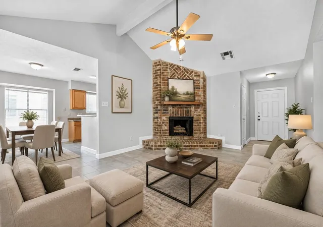 Photo 4 of Sale Pending at 10207 Autumn Meadow Ln, Houston, TX 77064 | MLS# 5201477 | Listing updated on 2026-09-03