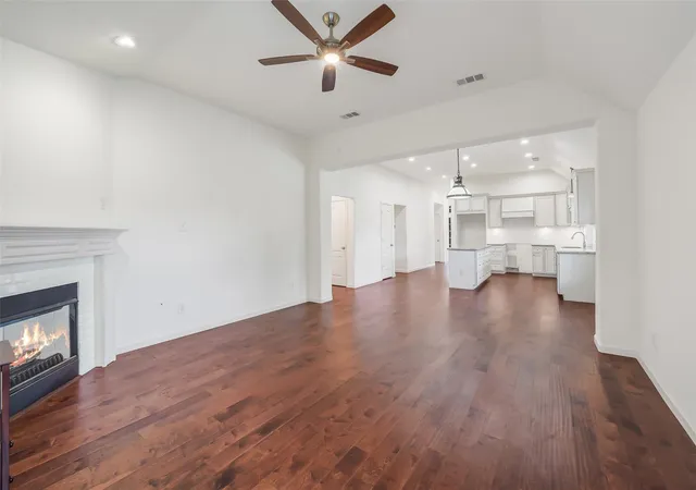4th image of 16366 Mellow Oaks Ln, Sugar Land, TX 77498 | MLS# 84002833