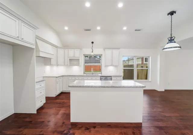 5th image of 16366 Mellow Oaks Ln, Sugar Land, TX 77498 | MLS# 84002833