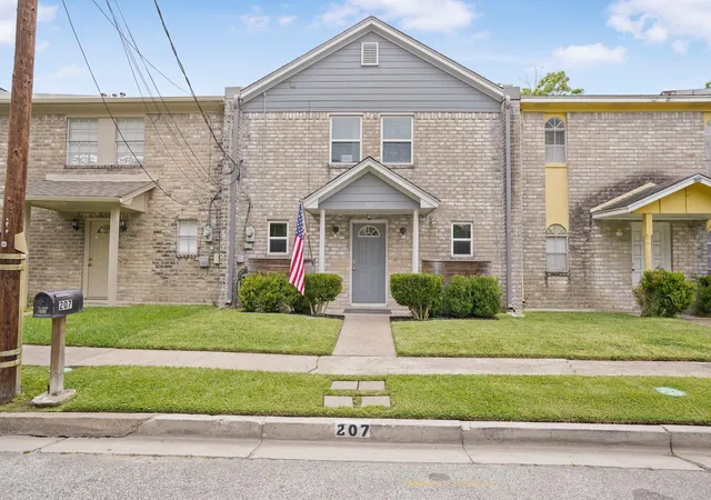 1st image of 207 Granberry St, Humble, TX 77338 | MLS# 60108716