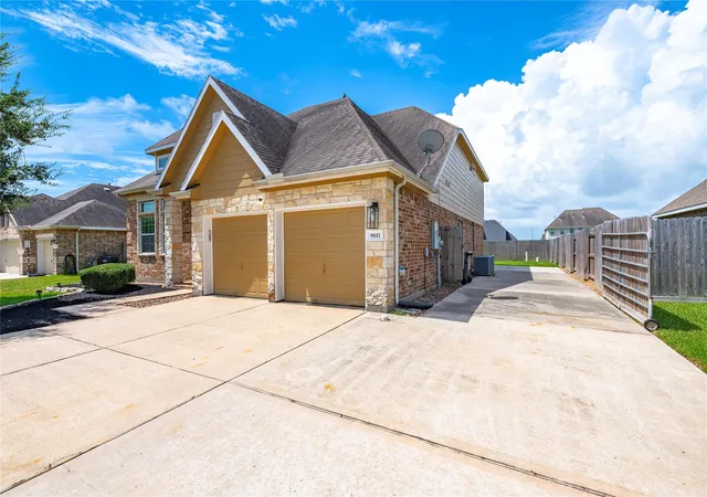 2nd image of 9611 Indian Trl, Baytown, TX 77523 | MLS# 76319762