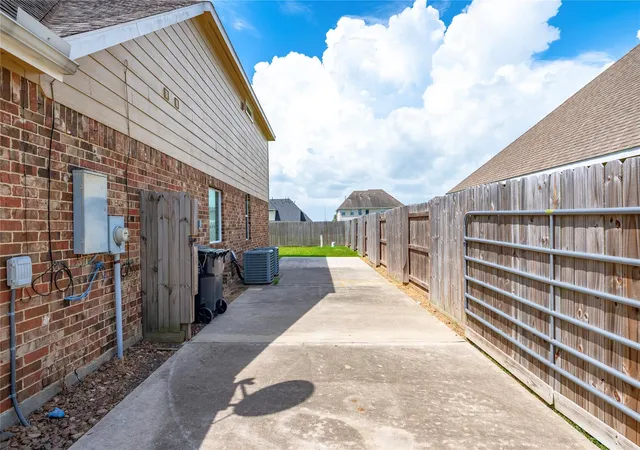 3rd image of 9611 Indian Trl, Baytown, TX 77523 | MLS# 76319762