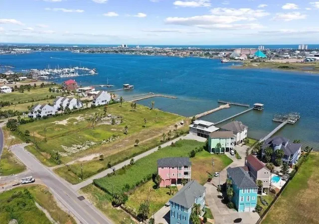 Photo 2 of Land for sale at 1010 Lillian Ln, Galveston, TX 77554 | MLS# 62582607 | Listing updated on 2026-08-24