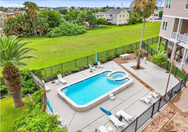 Photo 3 of Land for sale at 1010 Lillian Ln, Galveston, TX 77554 | MLS# 62582607 | Listing updated on 2026-08-24
