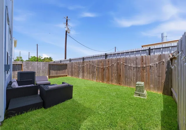 30th image of 5604 Green Rise Ln, Houston, TX 77091 | MLS# 83509298