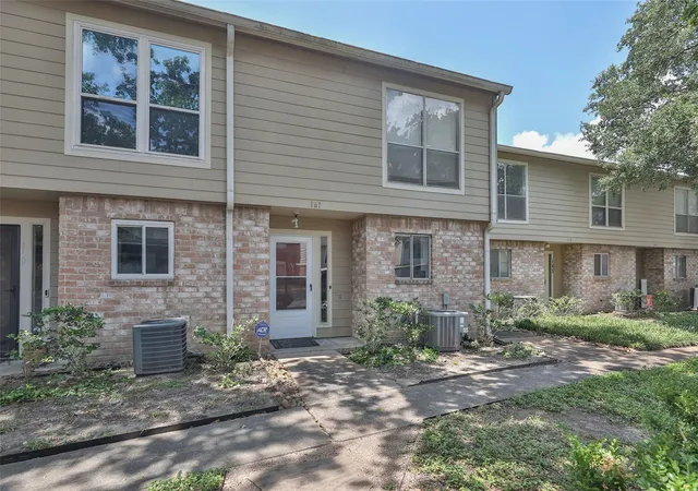 2nd image of 5005 Georgi Ln #161, Houston, TX 77092 | MLS# 79991171